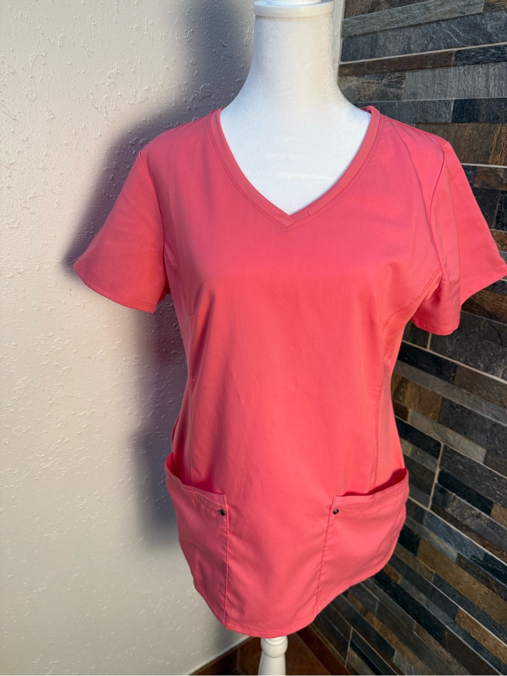 Women’s Healing Hands Coral V-Neck Pockets Short Sleeve Scrub Top Medium
